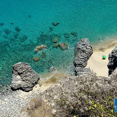 Willa Calalunga Pietragrande - Seaside Paradise Haven