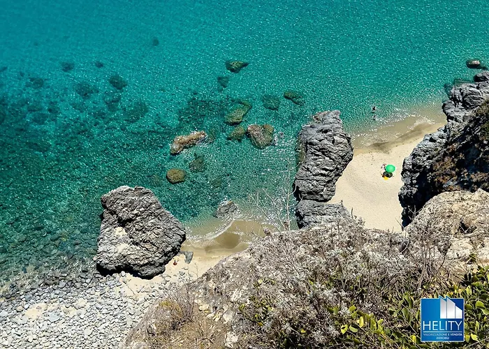 Willa Calalunga Pietragrande - Seaside Paradise Haven